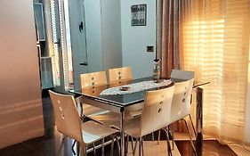 Lovely Apartment In Heart Of Tirana